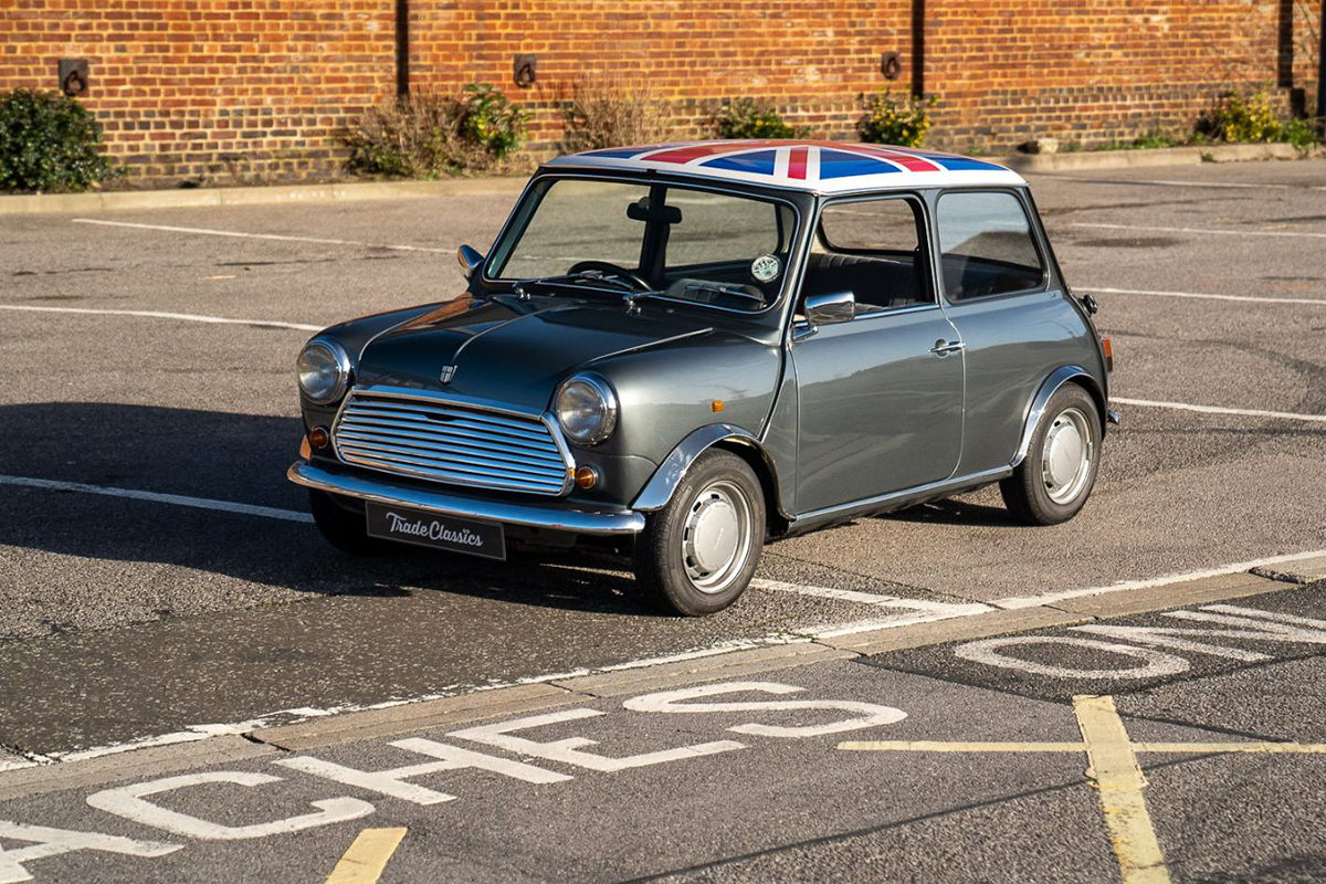 1988 Austin Rover Mini City Review - An Old School Mini Cooper