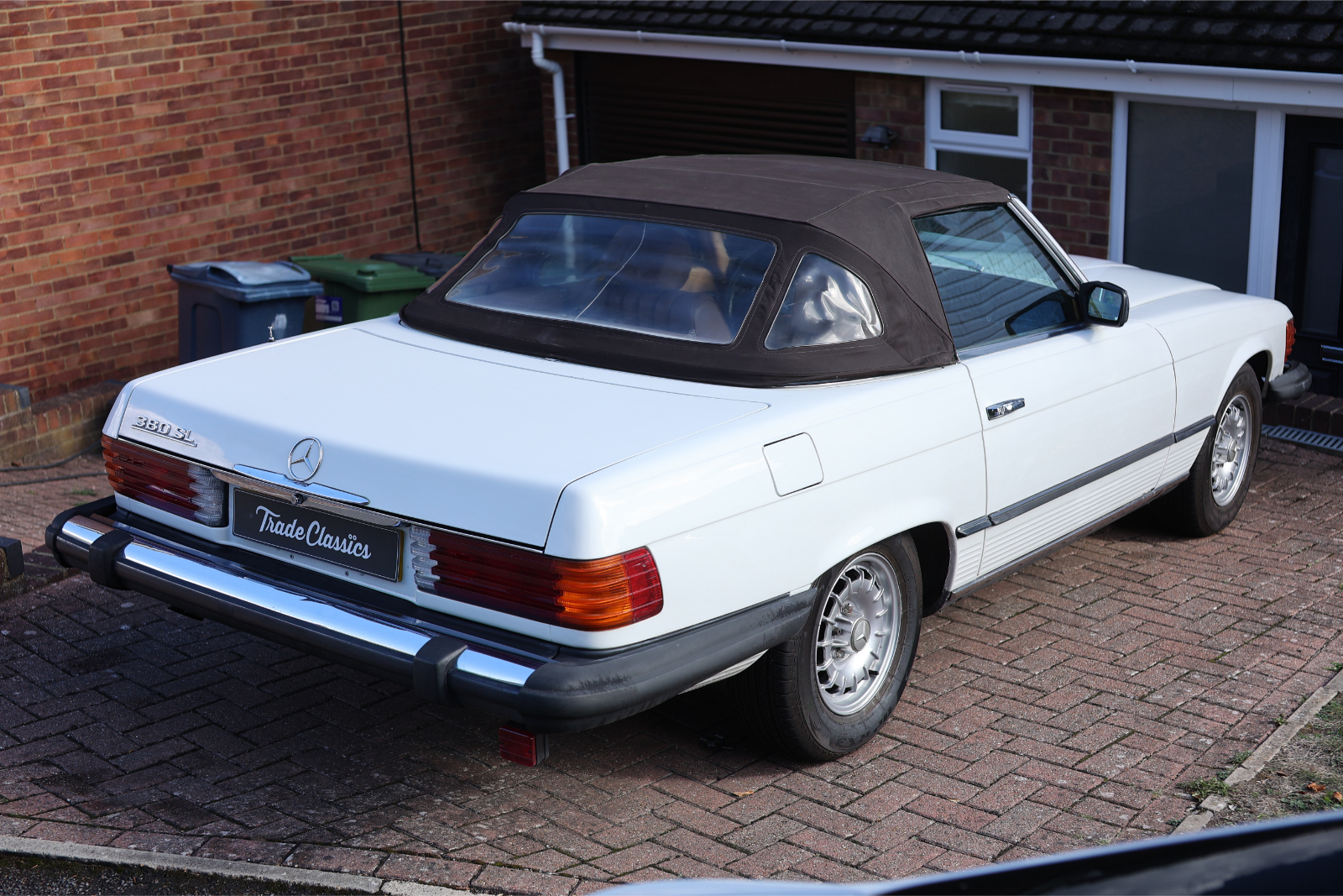Photo 12 of 12 of 1983 Mercedes-Benz 380 SL (R107)